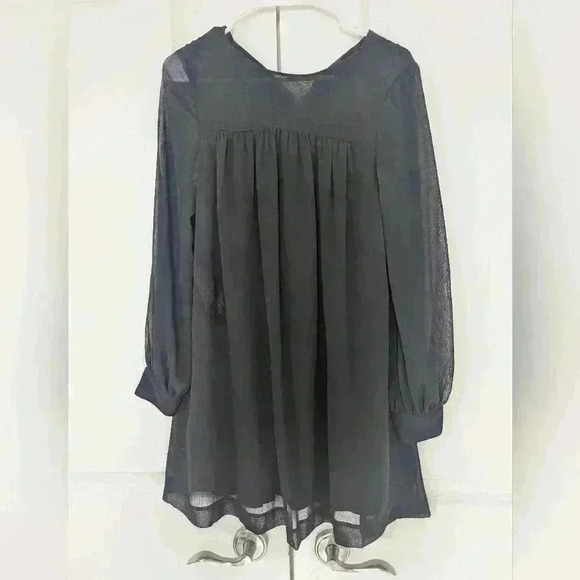 Black Double Layered Flowy H&M Dress with gold Zipper (Maternity) - size 4 - Picture 10 of 10